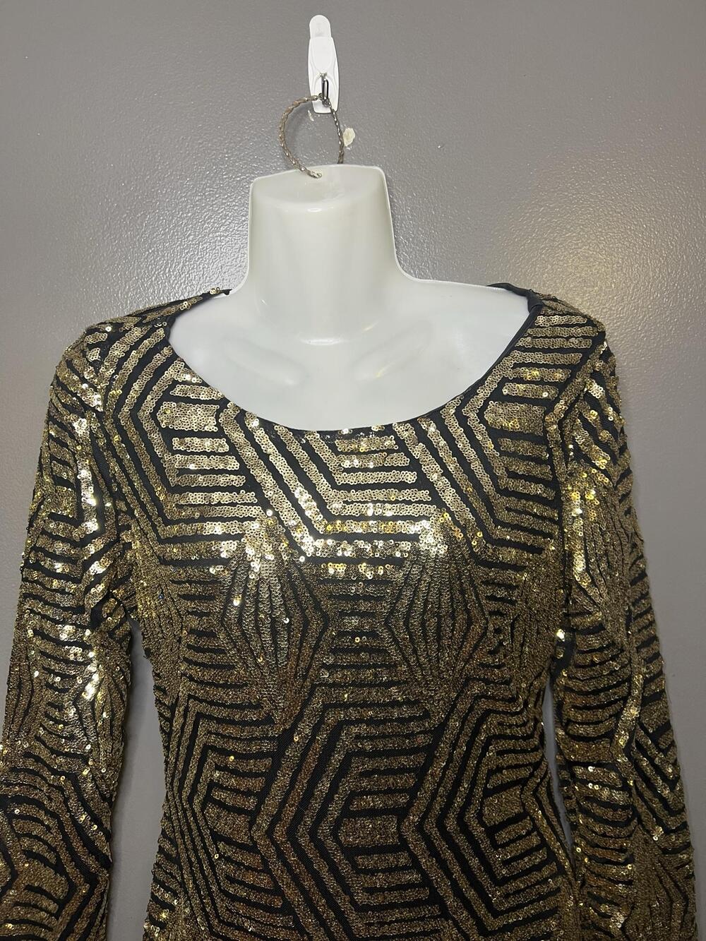 Dyzarni Dress Womens Medium Gold Sequin Geometric Backless Long Sleeve Mini